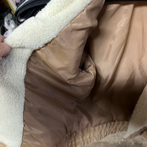 Wilson Leather Jacket with Cream Sherpa Collar - Picture 10 of 14